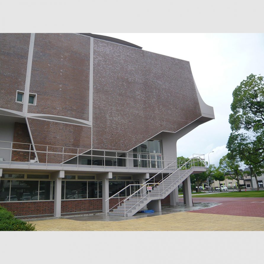 Yonago City Public Hall / Togo Murano