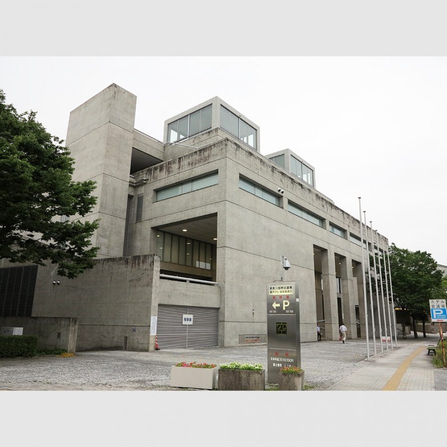 Nagaragawa Convention Center / Tadao Ando