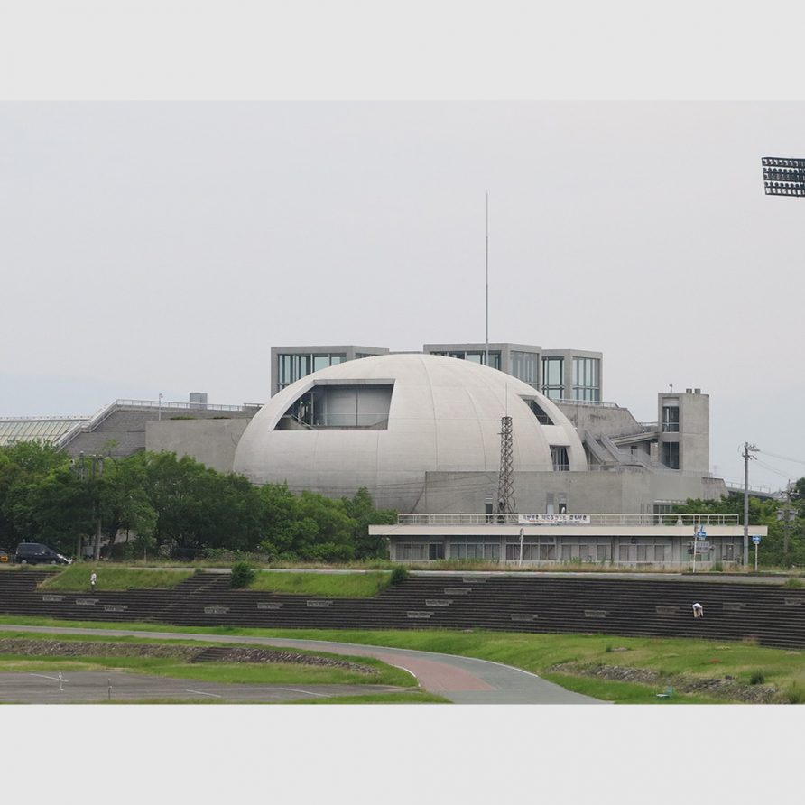 Nagaragawa Convention Center / Tadao Ando